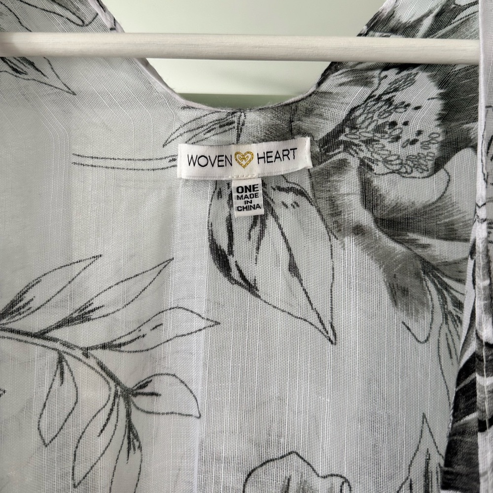 Woven Heart Black & White Floral Kimono - Picture 4 of 4